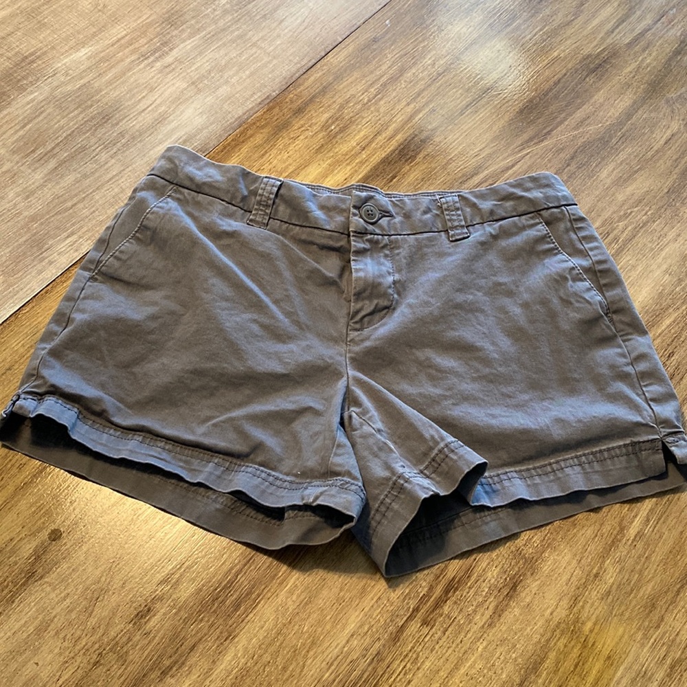 🔥 5/$25 Womens Magellan shorts size 2 gray